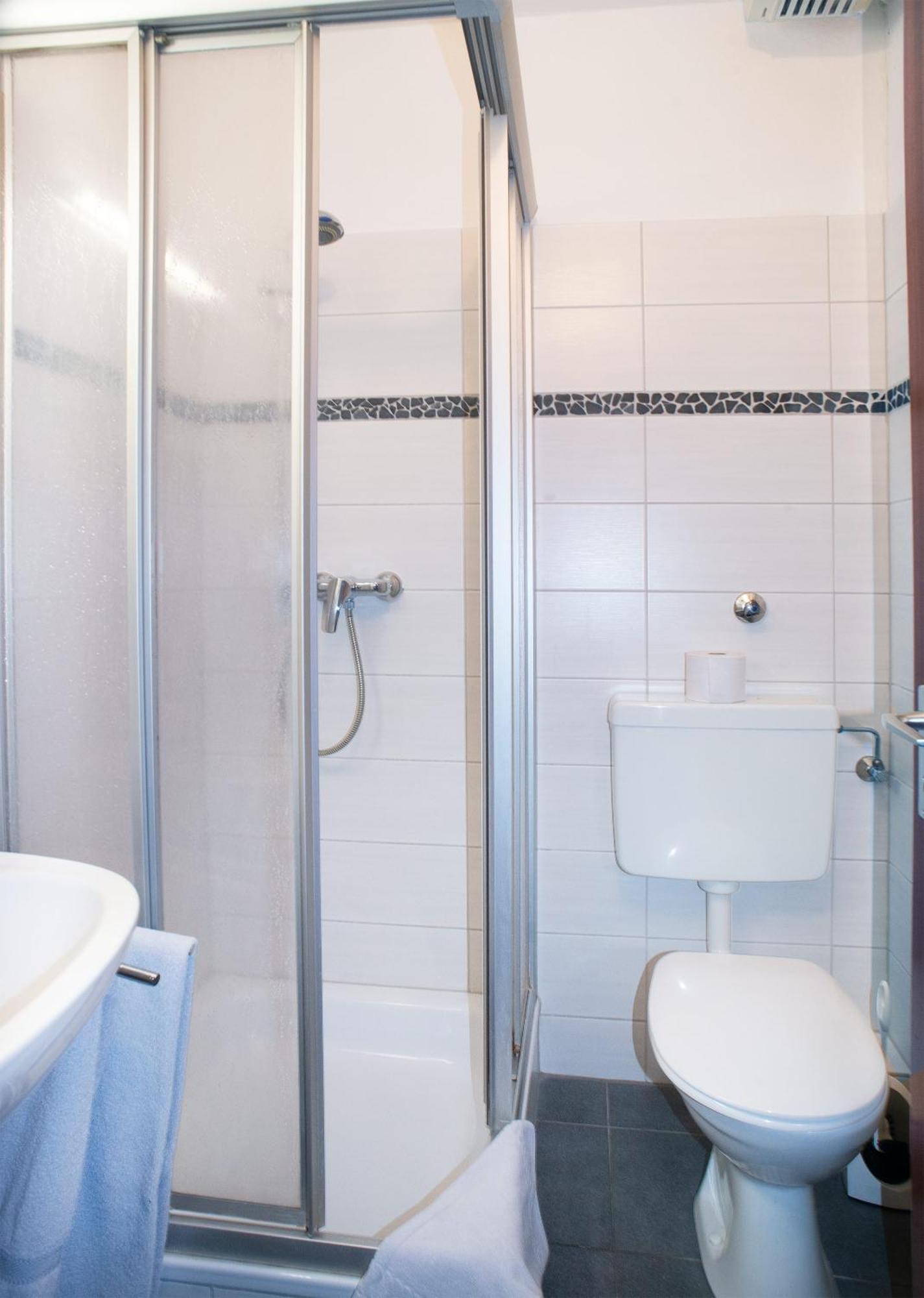 Hotel Garni Haus Schoenberger Heiligenhaus Εξωτερικό φωτογραφία